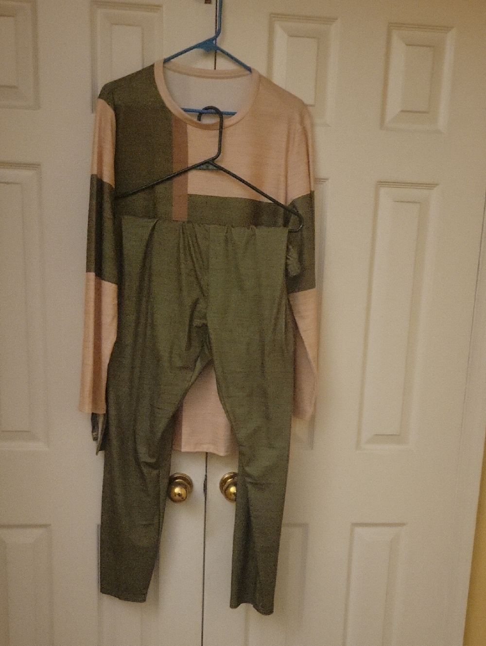 Colorblock Long Sleeve Top and Olive Pants Set